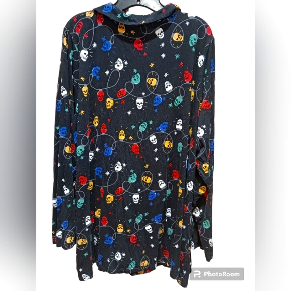 Torrid Skull/Xmas lights SleepShirt EUC 4X - Picture 2 of 4
